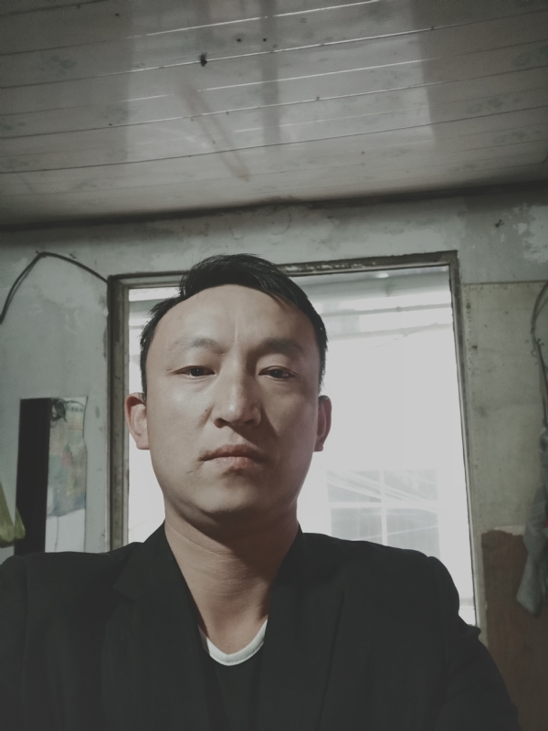 放弃爱你的第一张照片--周口相亲服务中心