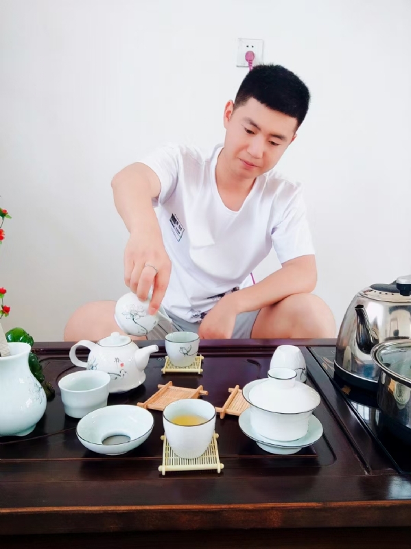 日月的第二张照片--周口相亲服务中心