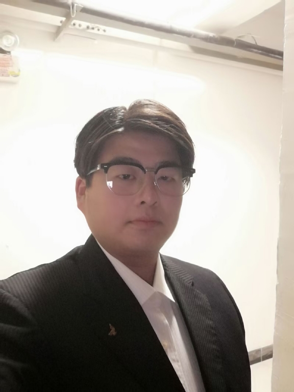 孤独一人的第一张照片--周口相亲服务中心