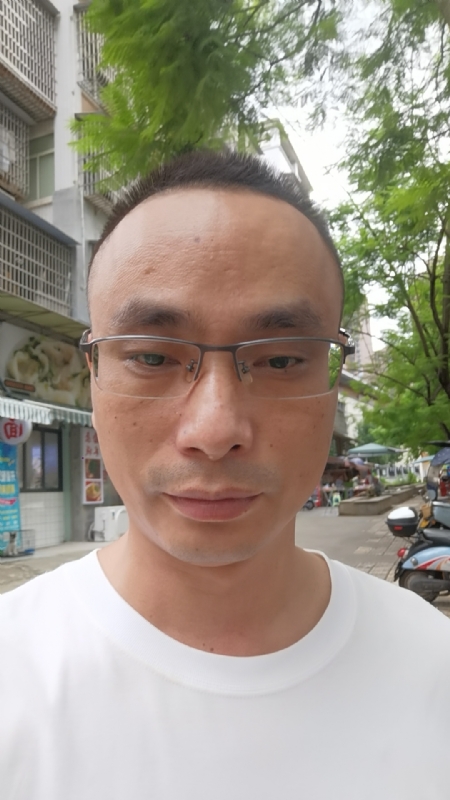 孤狼的第一张照片--周口相亲服务中心