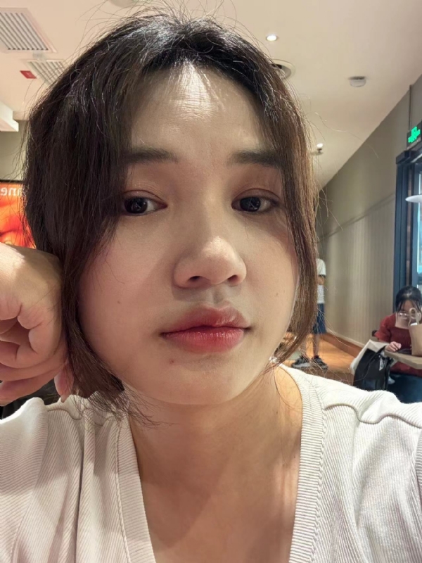 粉墨的第一张照片--周口相亲服务中心