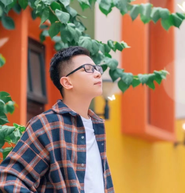 版本之子的第一张照片--周口相亲服务中心